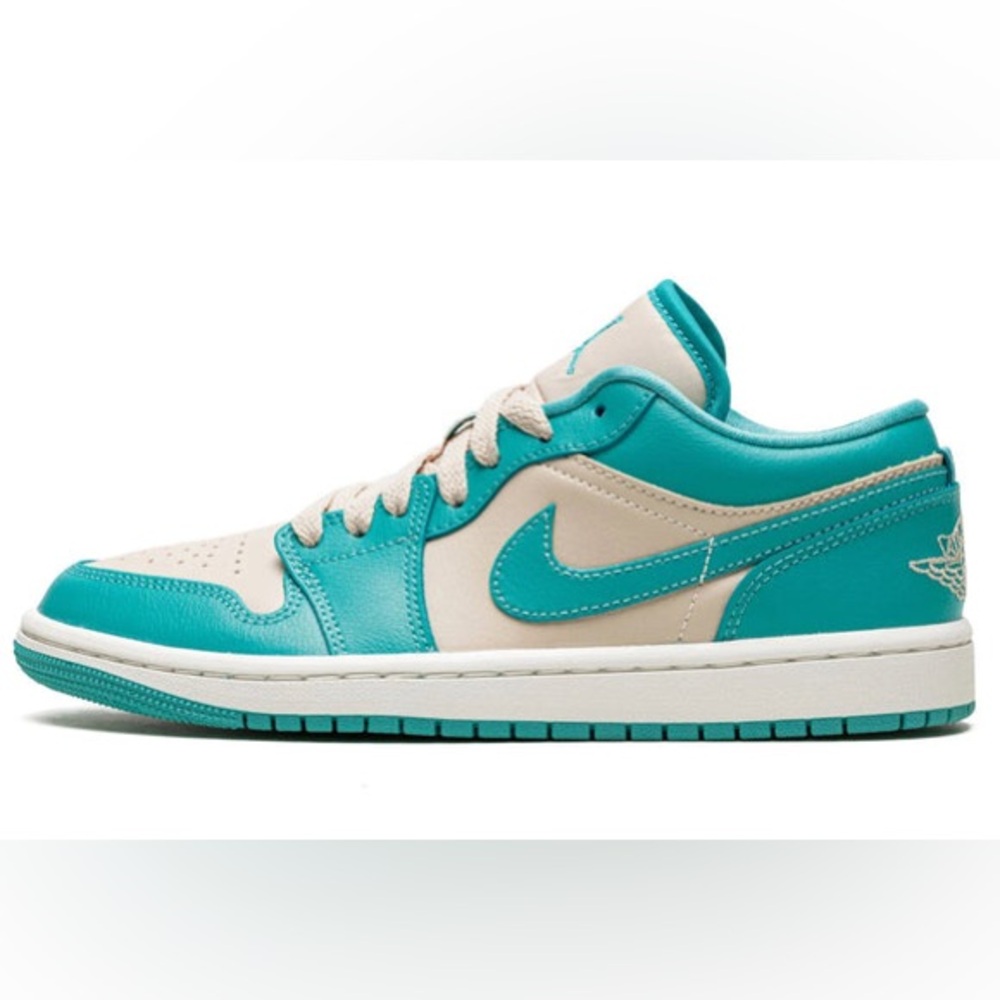 Women’s Jordans Low Tropical Teal Sandy Beige 🐠🙂